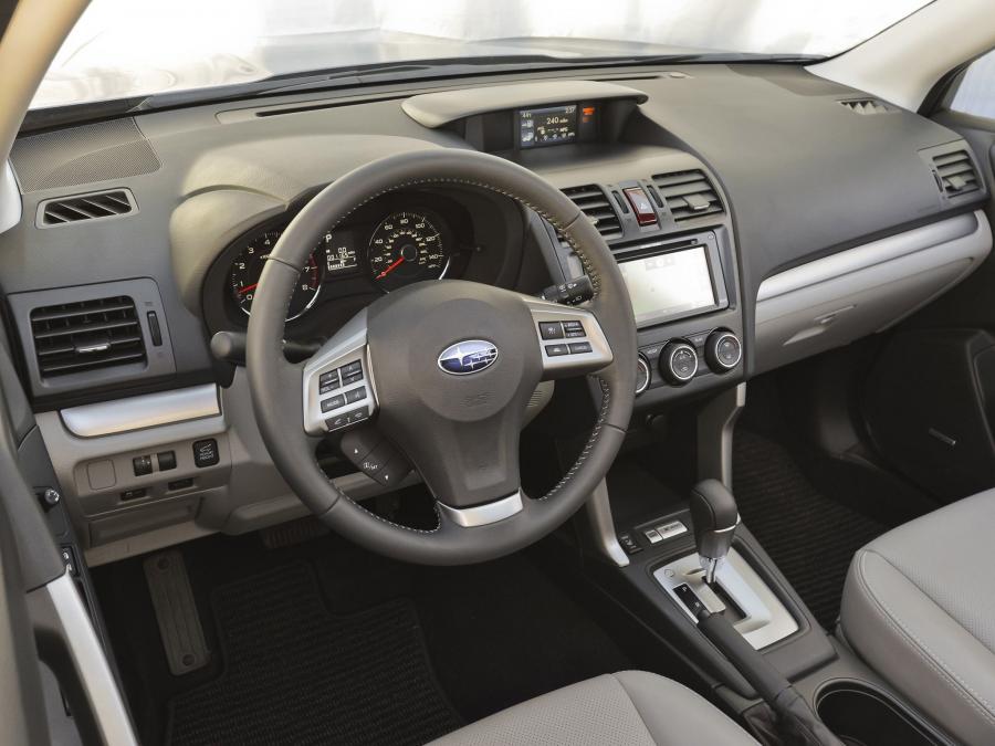  Subaru Forester 2.5i 2012 года  (US) (фото 2 из 17)